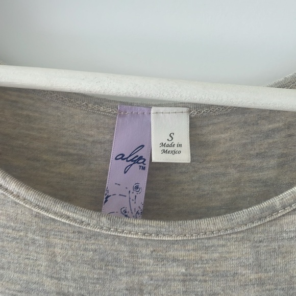 Francesca's Size Small Floral Embroidered Peplum Babydoll Bohemian Style Top - Picture 5 of 7